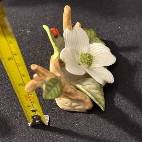 Vintage 1985 Lefton Floral Ceramic Art Piece W/White Flower/Green Leaves 4X2X2 - Picture 9 of 9